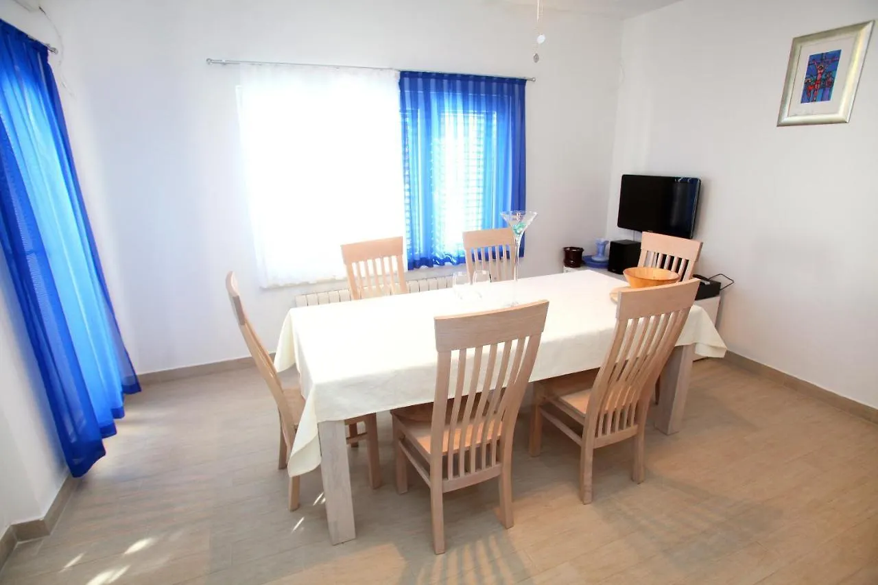 Apartments Nakir Slatine 0*,  Croatia