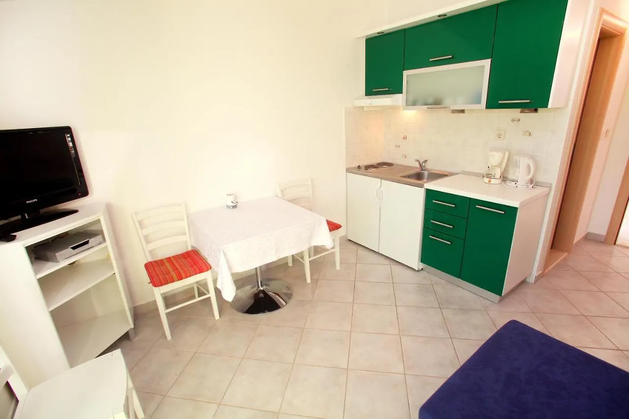 Apartments Nakir Slatine