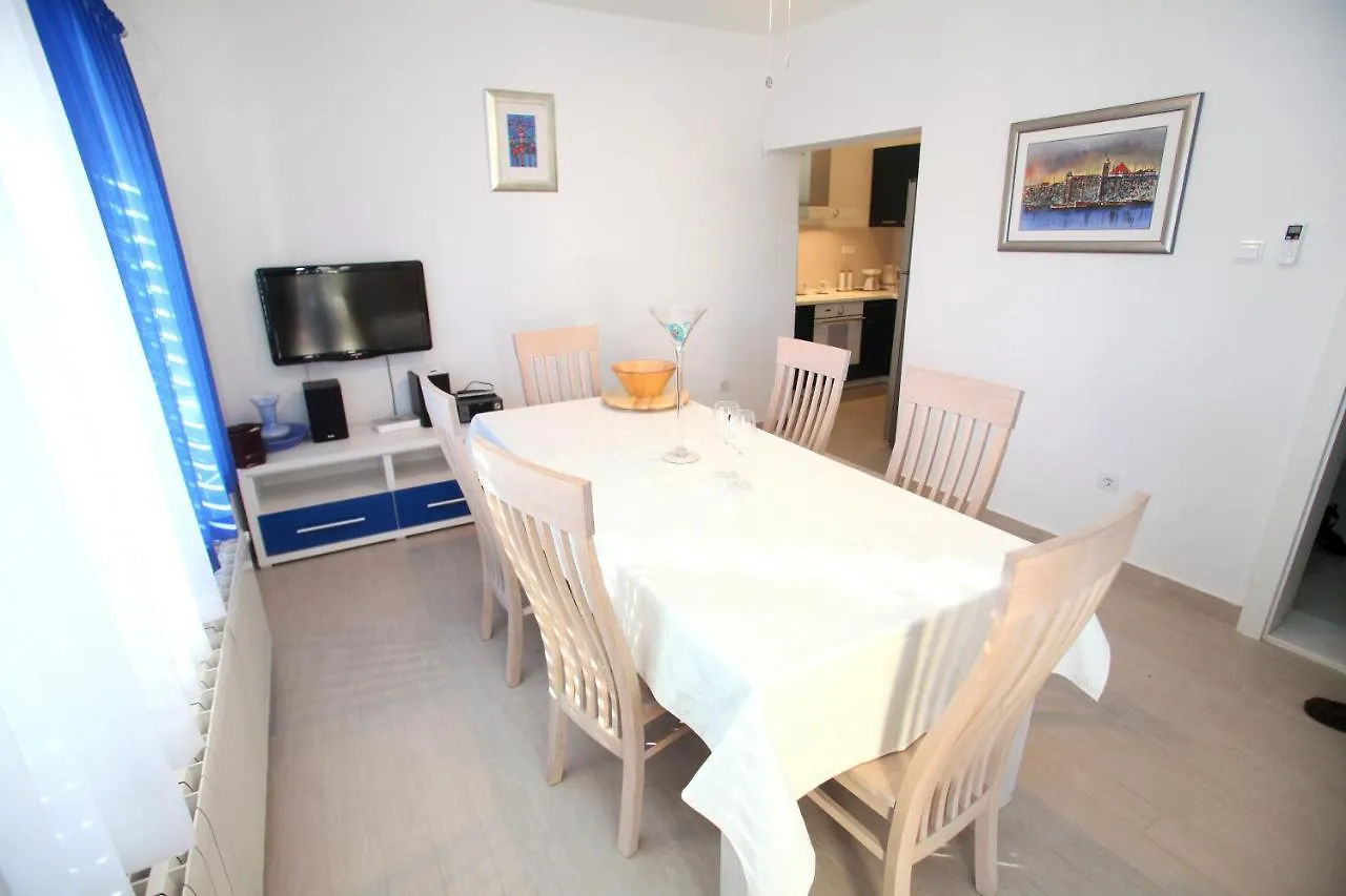 Apartments Nakir Slatine Croatia