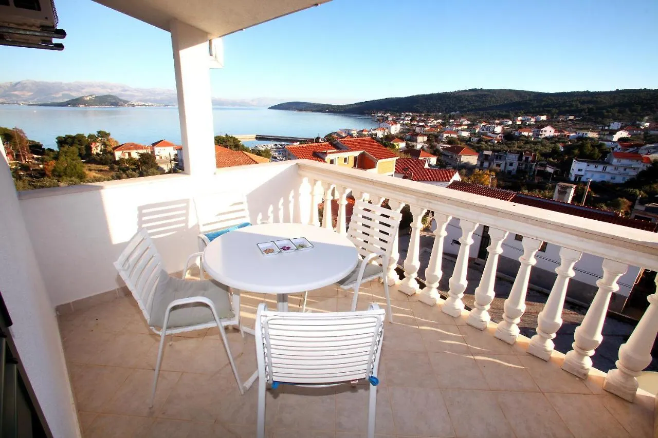 Apartments Nakir Slatine 0*,  Croatia